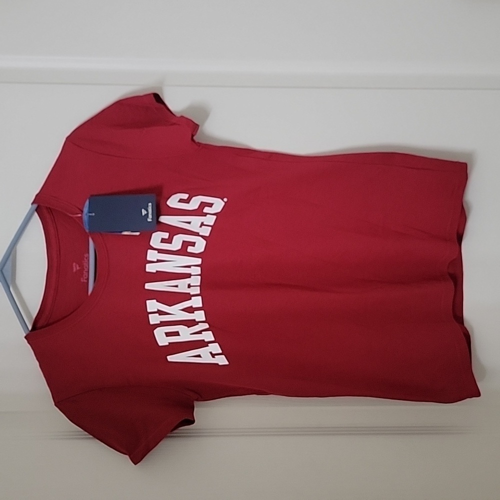 FANATICS Size S University of Arkansas Razorbacks Short Sleeve T-Shirt NEW